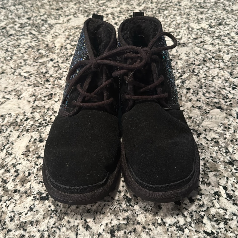 UGG’s - Picture 2 of 4